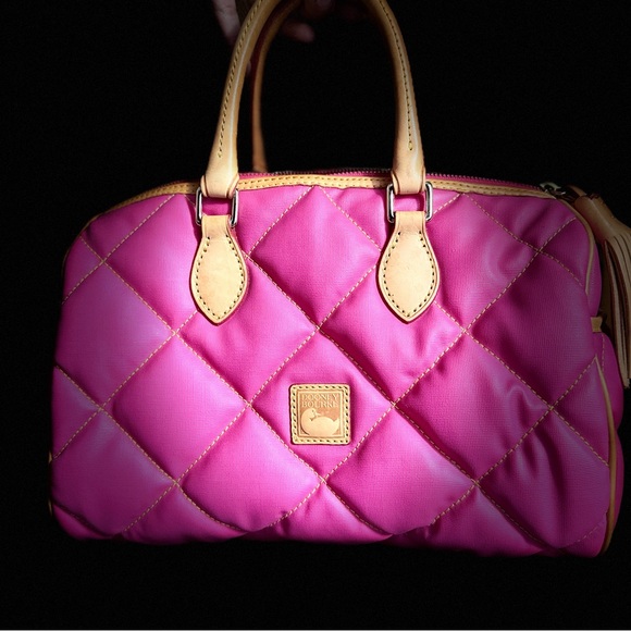 *Authentic* Dooney & Bourke Pink Quilted Bowling bag - Picture 12 of 13